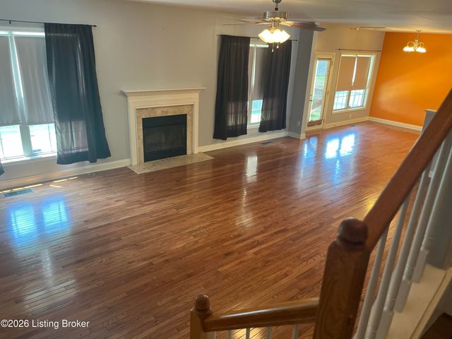 11400 Fenimore Ridge Dr, Louisville, KY 40229