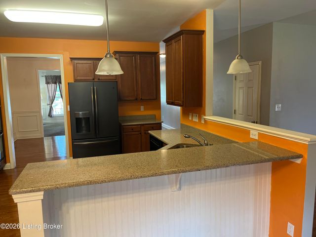 11400 Fenimore Ridge Dr, Louisville, KY 40229