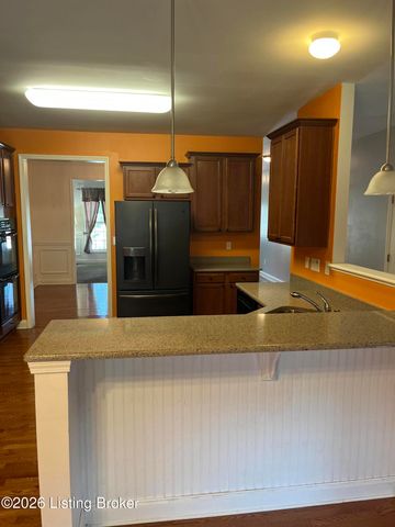 11400 Fenimore Ridge Dr, Louisville, KY 40229