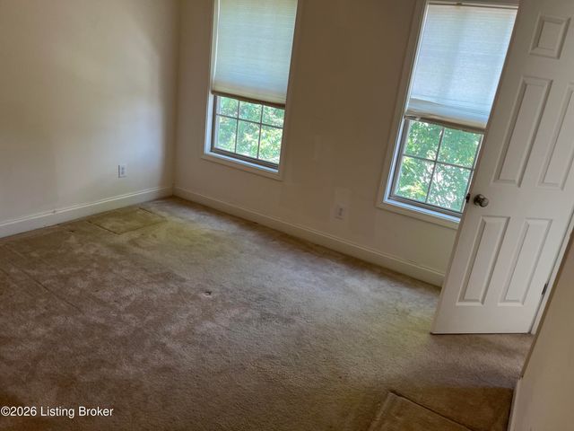 11400 Fenimore Ridge Dr, Louisville, KY 40229