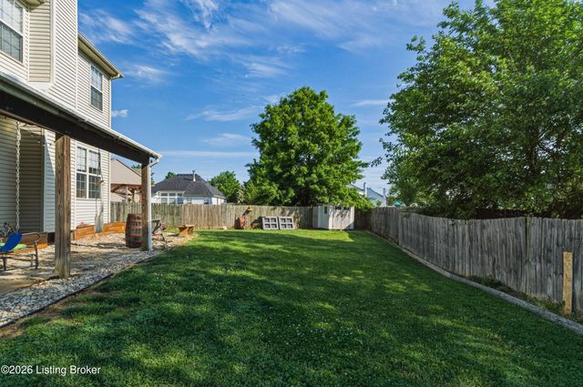 11400 Fenimore Ridge Dr, Louisville, KY 40229