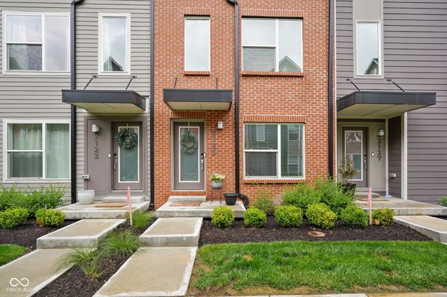 2125 Coretta Way, Indianapolis, IN 46202