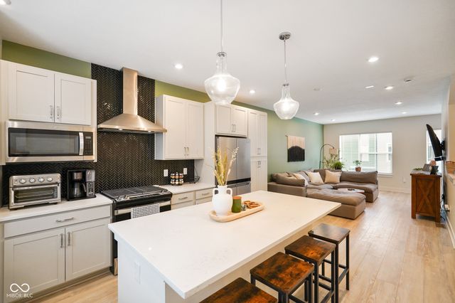 2125 Coretta Way, Indianapolis, IN 46202