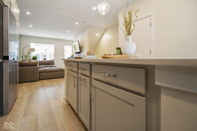 2125 Coretta Way, Indianapolis, IN 46202