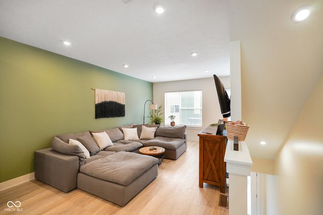 2125 Coretta Way, Indianapolis, IN 46202