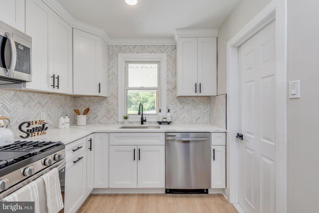 160 E MONMOUTH AVE, Sewell, NJ 08080