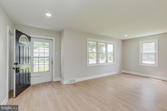 160 E MONMOUTH AVE, Sewell, NJ 08080