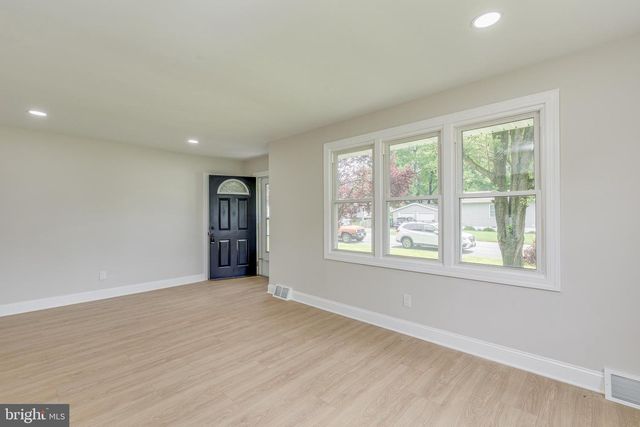 160 E MONMOUTH AVE, Sewell, NJ 08080