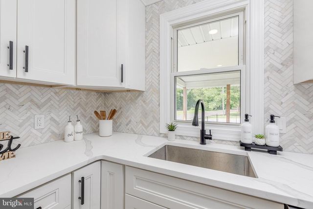160 E MONMOUTH AVE, Sewell, NJ 08080