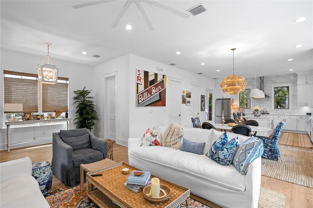 1109 18TH AVENUE N, St Petersburg, FL 33704