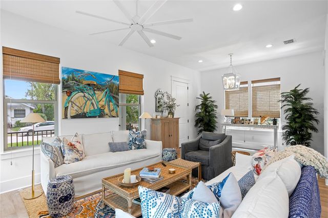 1109 18TH AVENUE N, St Petersburg, FL 33704