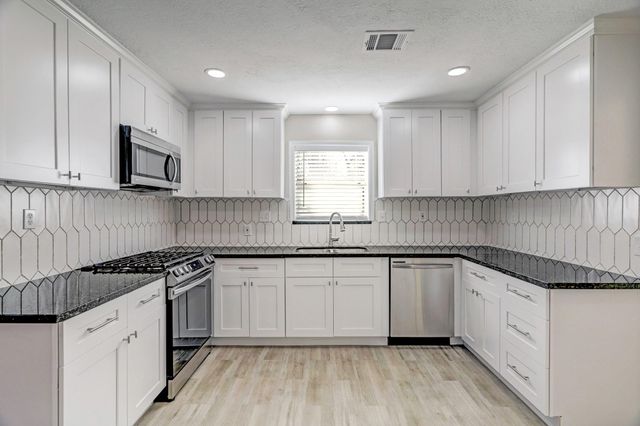 10719 Bayou Glen Road, Houston, TX 77042