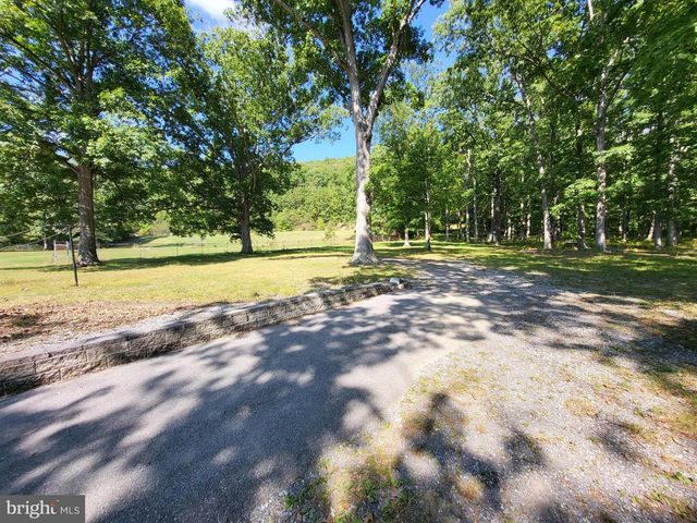 133 MORRAL DR, Everett, PA 15537