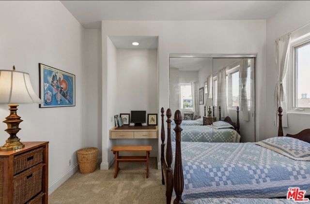 121 Outrigger Mall, Marina Del Rey, CA 90292