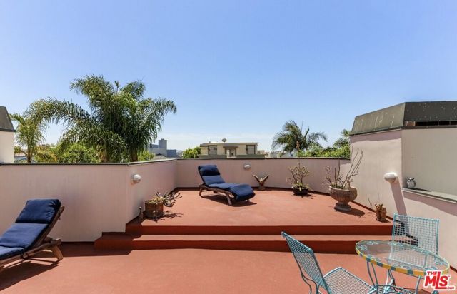 121 Outrigger Mall, Marina Del Rey, CA 90292