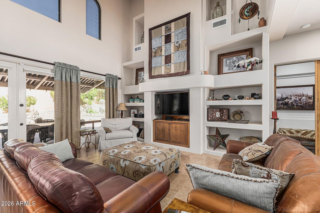 Image 6 of property listing at 15835 N EAGLES NEST Drive, Fountain Hills, AZ 85268