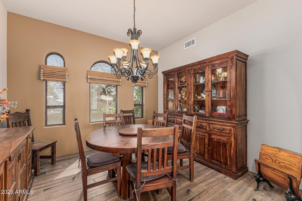 Image 8 of property listing at 15835 N EAGLES NEST Drive, Fountain Hills, AZ 85268