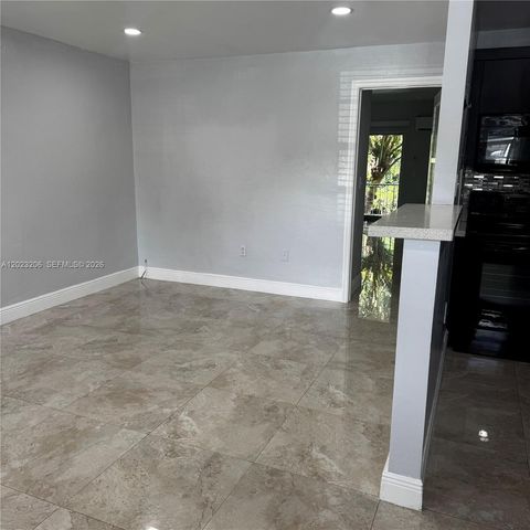 1860 Venice Park Dr 107, North Miami, FL 33181