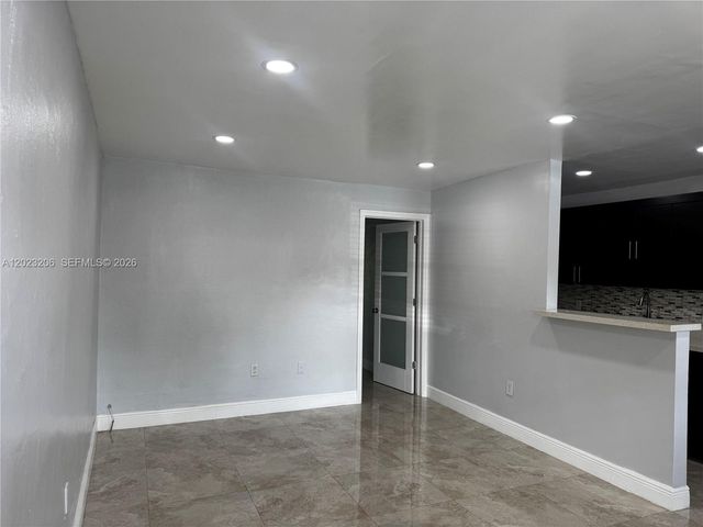 1860 Venice Park Dr 107, North Miami, FL 33181