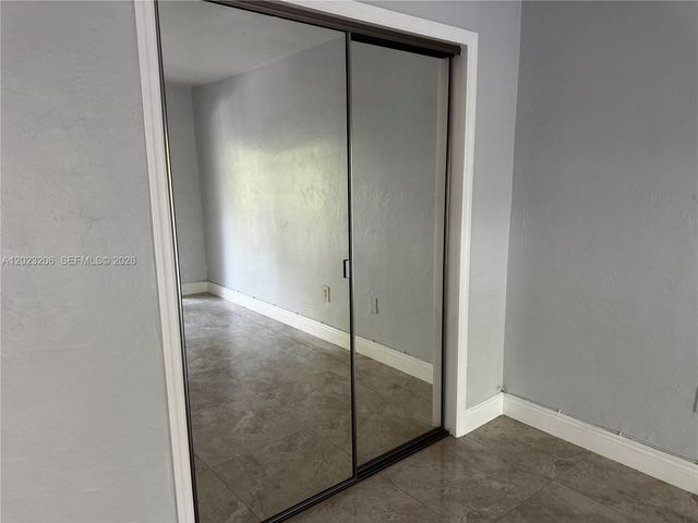 1860 Venice Park Dr 107, North Miami, FL 33181