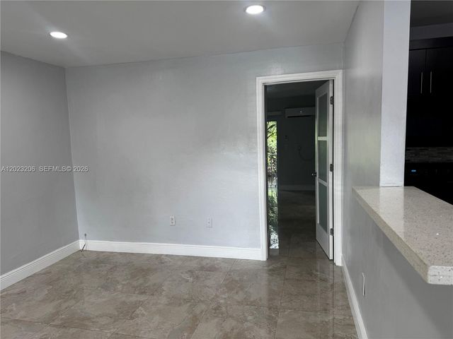 1860 Venice Park Dr 107, North Miami, FL 33181