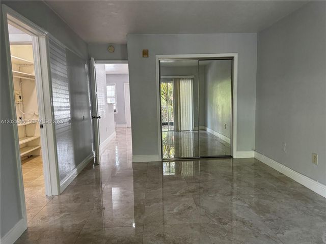 1860 Venice Park Dr 107, North Miami, FL 33181