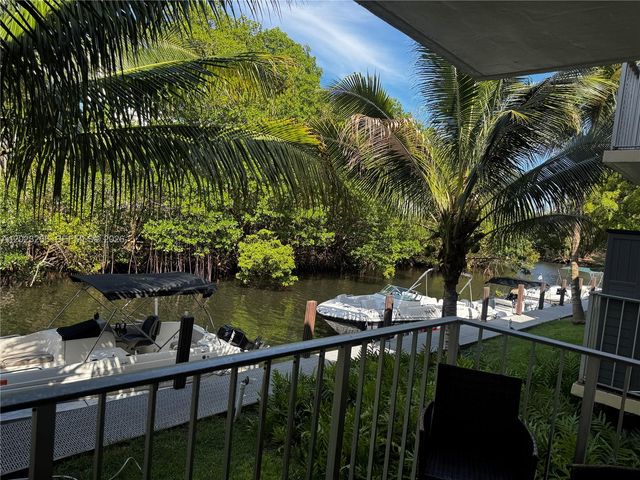 1860 Venice Park Dr 107, North Miami, FL 33181