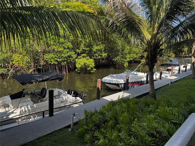 1860 Venice Park Dr 107, North Miami, FL 33181