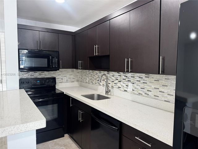 1860 Venice Park Dr 107, North Miami, FL 33181