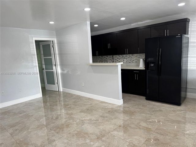 1860 Venice Park Dr 107, North Miami, FL 33181