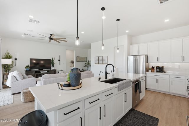 11050 E UNITY Avenue, Mesa, AZ 85212