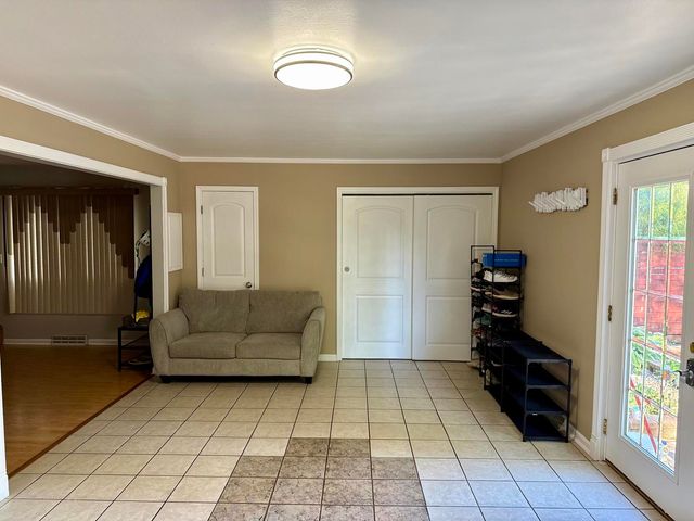 1140 S Van Buren Avenue, Des Plaines, IL 60018