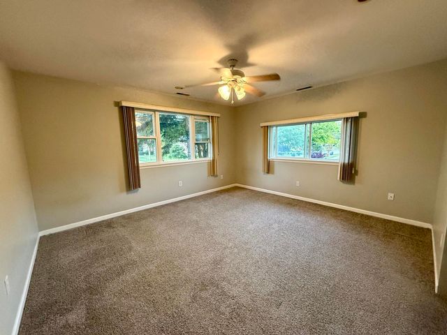1140 S Van Buren Avenue, Des Plaines, IL 60018