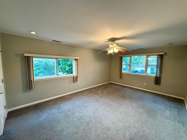1140 S Van Buren Avenue, Des Plaines, IL 60018