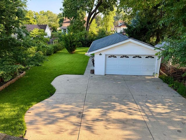 1140 S Van Buren Avenue, Des Plaines, IL 60018