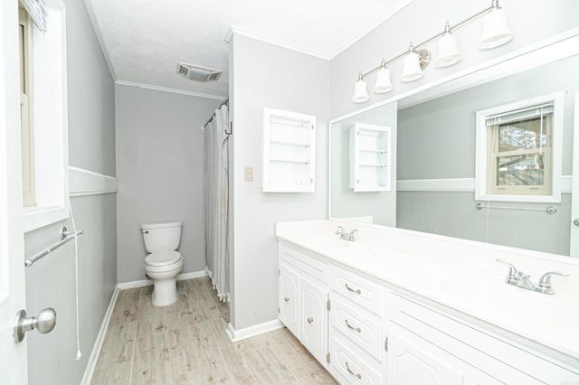 1212 N Main St, Monticello, AR 71655