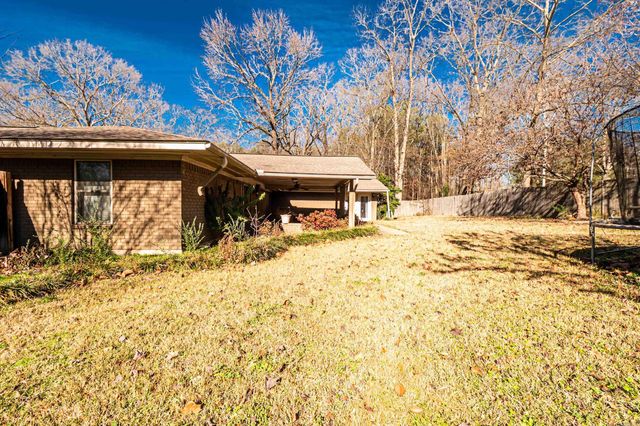 1212 N Main St, Monticello, AR 71655