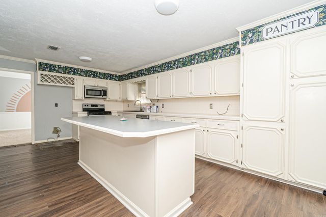 1212 N Main St, Monticello, AR 71655