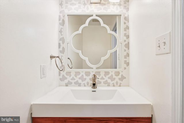 7728 HICKORY GLEN WAY, Springfield, VA 22153