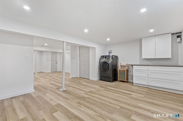 17 Avon Lane, Stamford, CT 06907