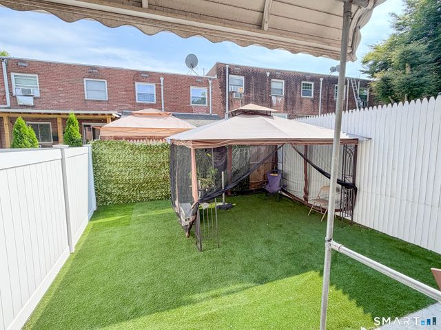17 Avon Lane, Stamford, CT 06907