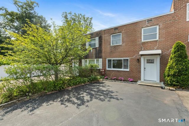 17 Avon Lane, Stamford, CT 06907