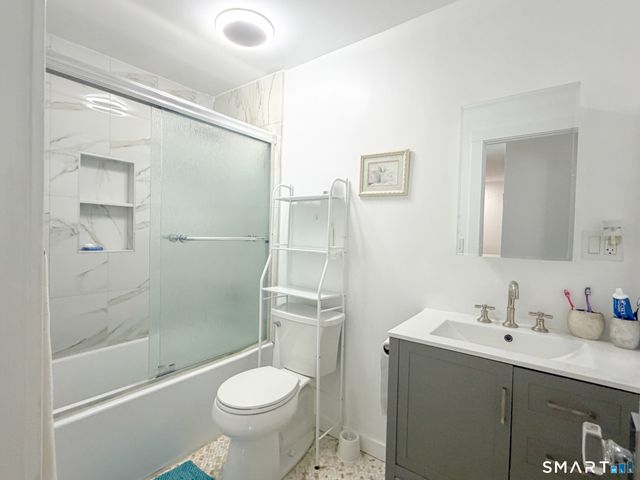17 Avon Lane, Stamford, CT 06907
