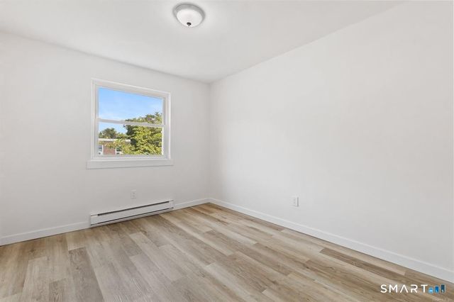 17 Avon Lane, Stamford, CT 06907