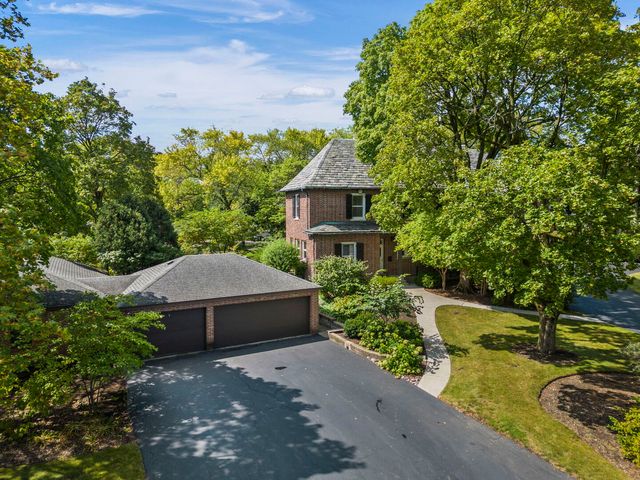 1092 Wexford Court 1092, Wheaton, IL 60189