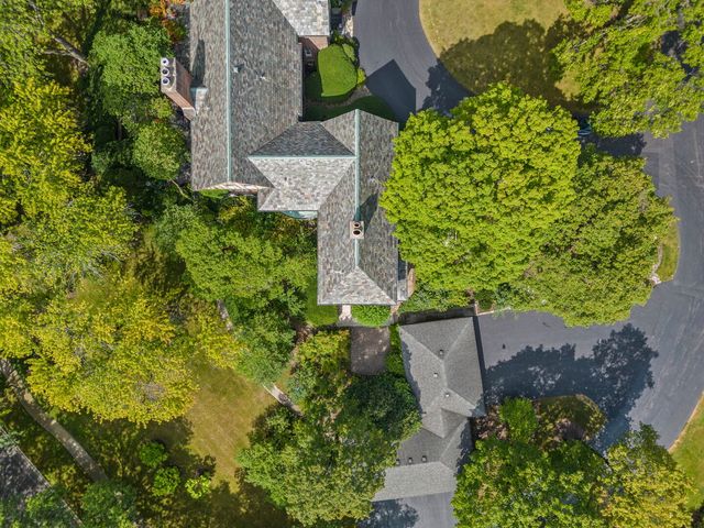 1092 Wexford Court 1092, Wheaton, IL 60189