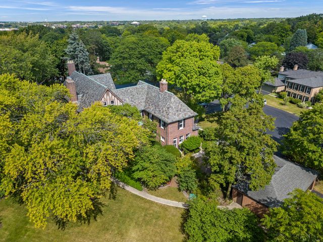 1092 Wexford Court 1092, Wheaton, IL 60189