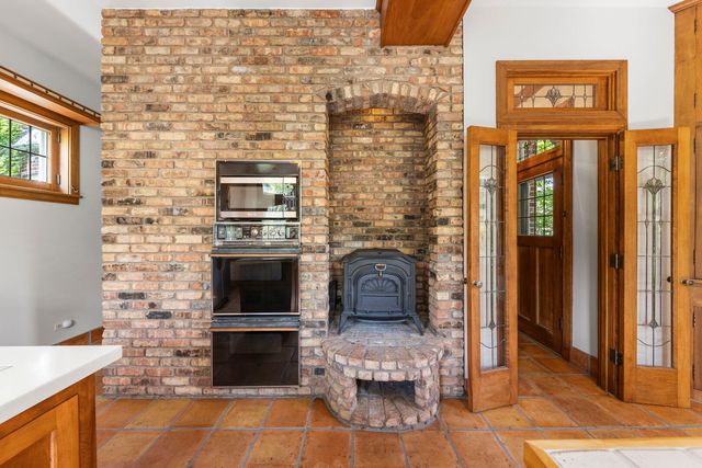 1092 Wexford Court 1092, Wheaton, IL 60189