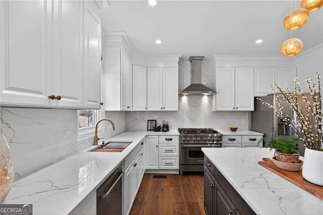 135 Hembree Grove Court, Roswell, GA 30076