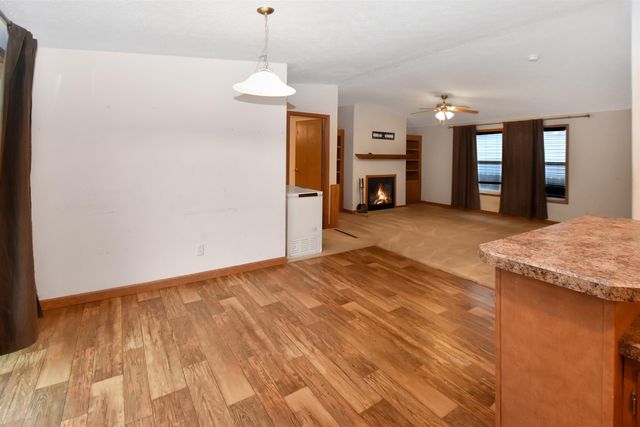 221 17th St NW, Minot, ND 58703